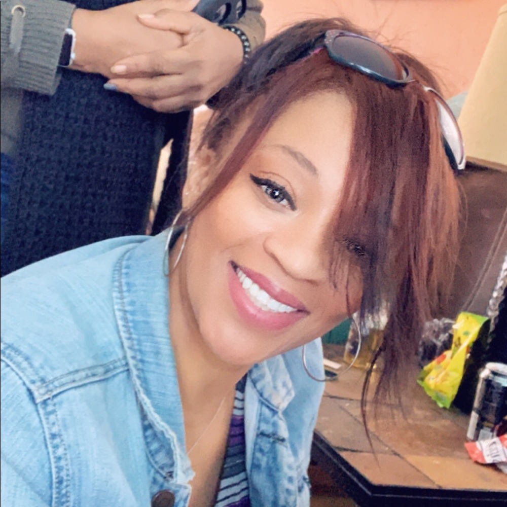 Meet your Posher, Crystal